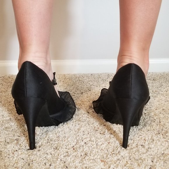 Black Ruffle Stacked Stiletto Baker's Ricki - Picture 4 of 6